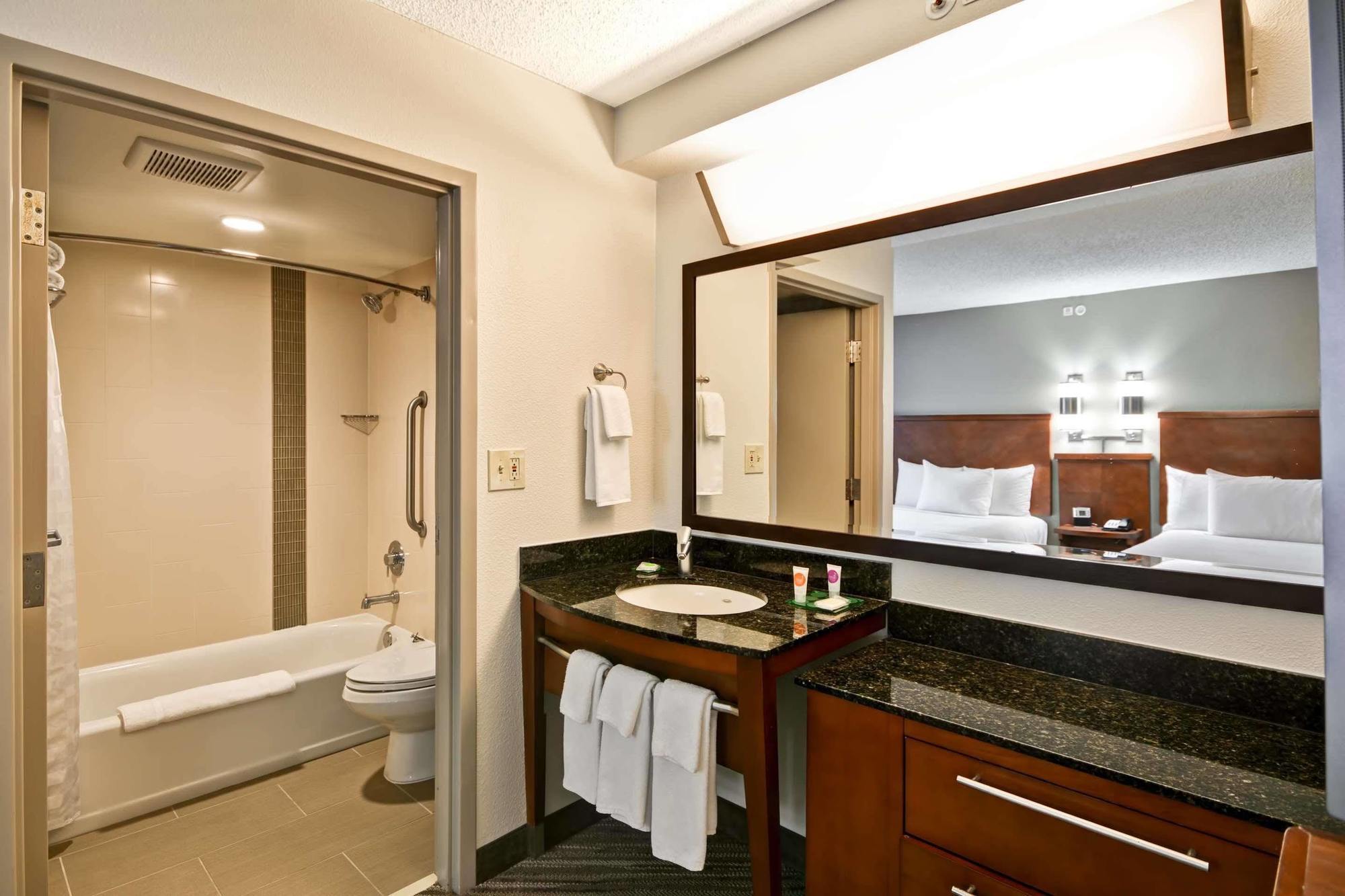 Hilton Garden Inn El Paso Airport Exterior photo