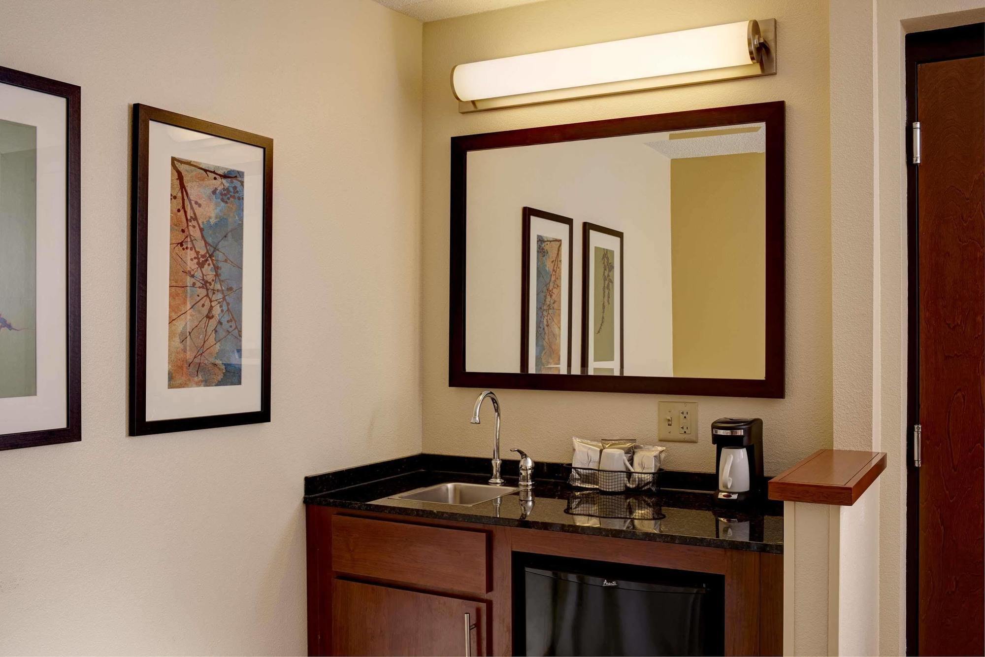 Hilton Garden Inn El Paso Airport Exterior photo